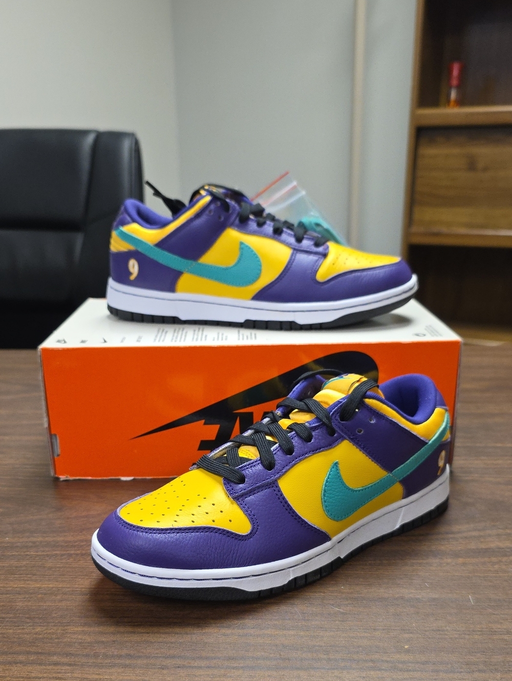 Nike Dunk Low "Lisa Leslie" Sneakers DO9581-500 Women's 9 New